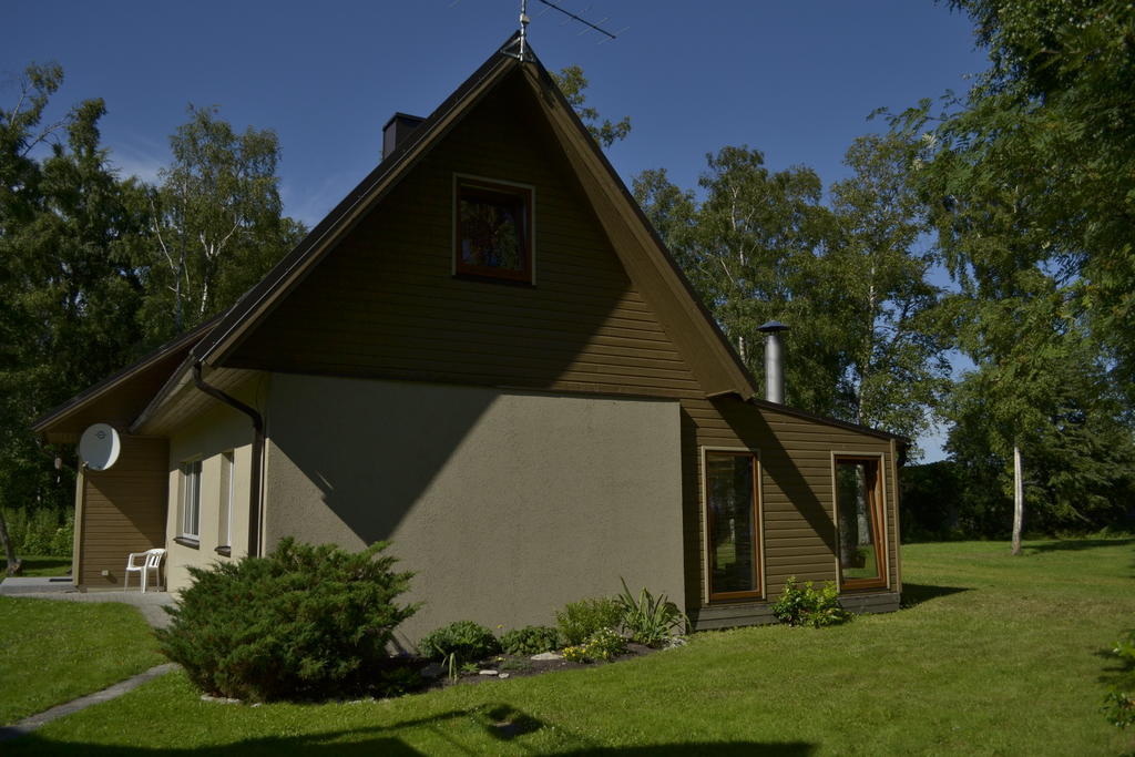 Mere Holiday House Salme Exterior photo
